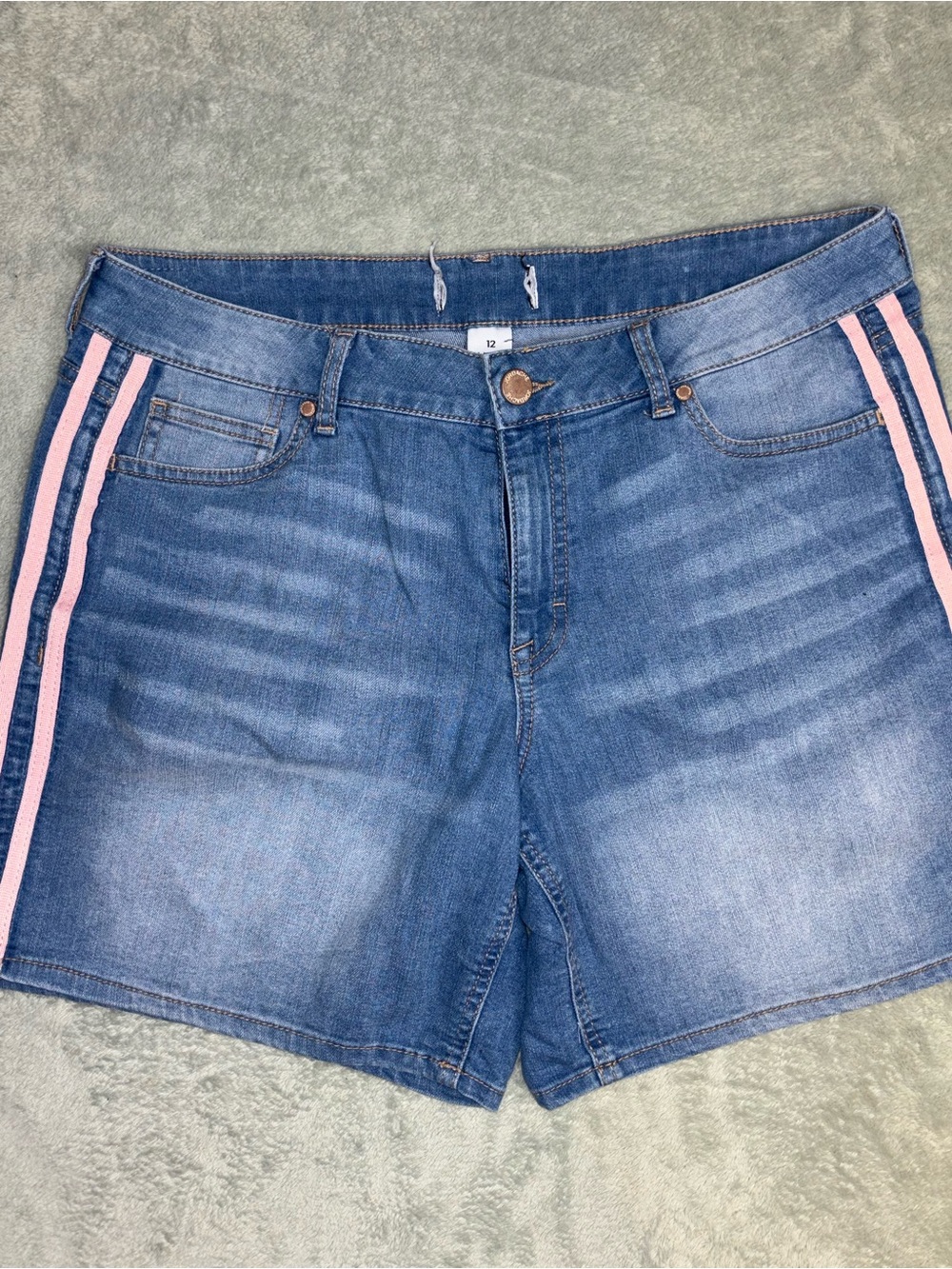 Jordache jean shorts with pink stripes size 12